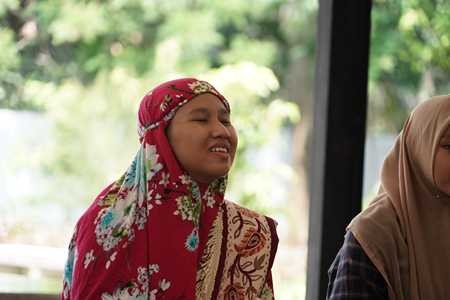 Satu Sajadah, Beribu Berkah: Dukung Kenyaman Ibadah Santri Pesantren